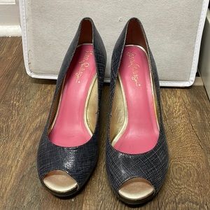Lilly Pulitzer navy blue pumps
